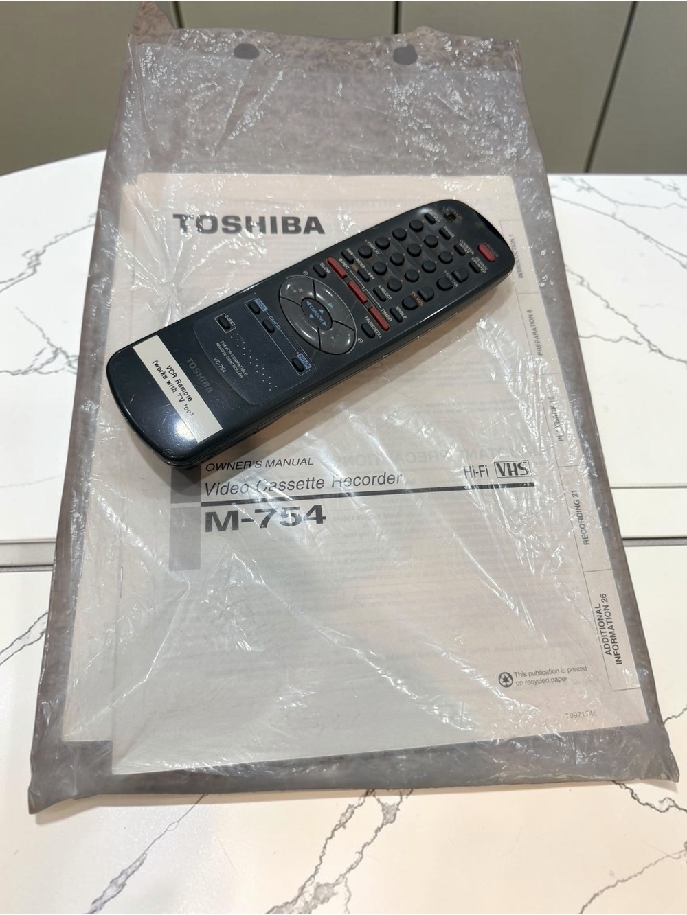 Toshiba M-754 VCR VHS Player Recorder 6 Head Pro Drum With Remote & Manual - Picture 5 of 5